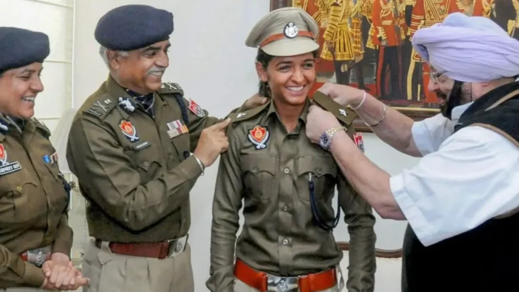 Indian Women Cricket Team Captain Harmanpreet kaur job and salary